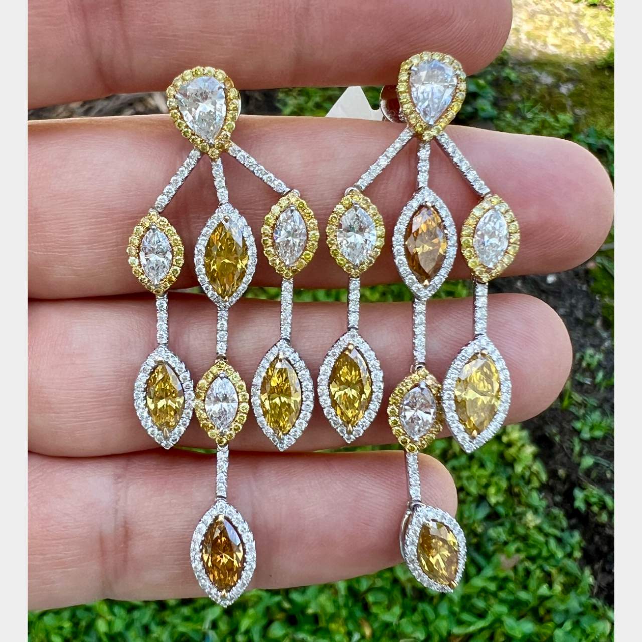 18K White Gold Natural Color Diamond Earrings