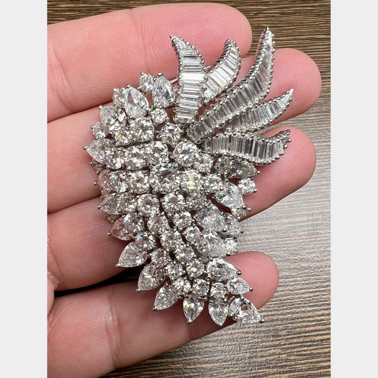 28.00 Ct Van Clief Diamond Pin