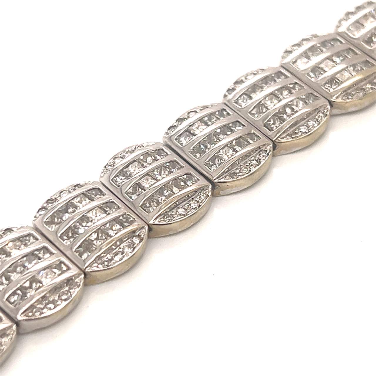 18K White Gold 13.50 Ct Diamond Bracelet