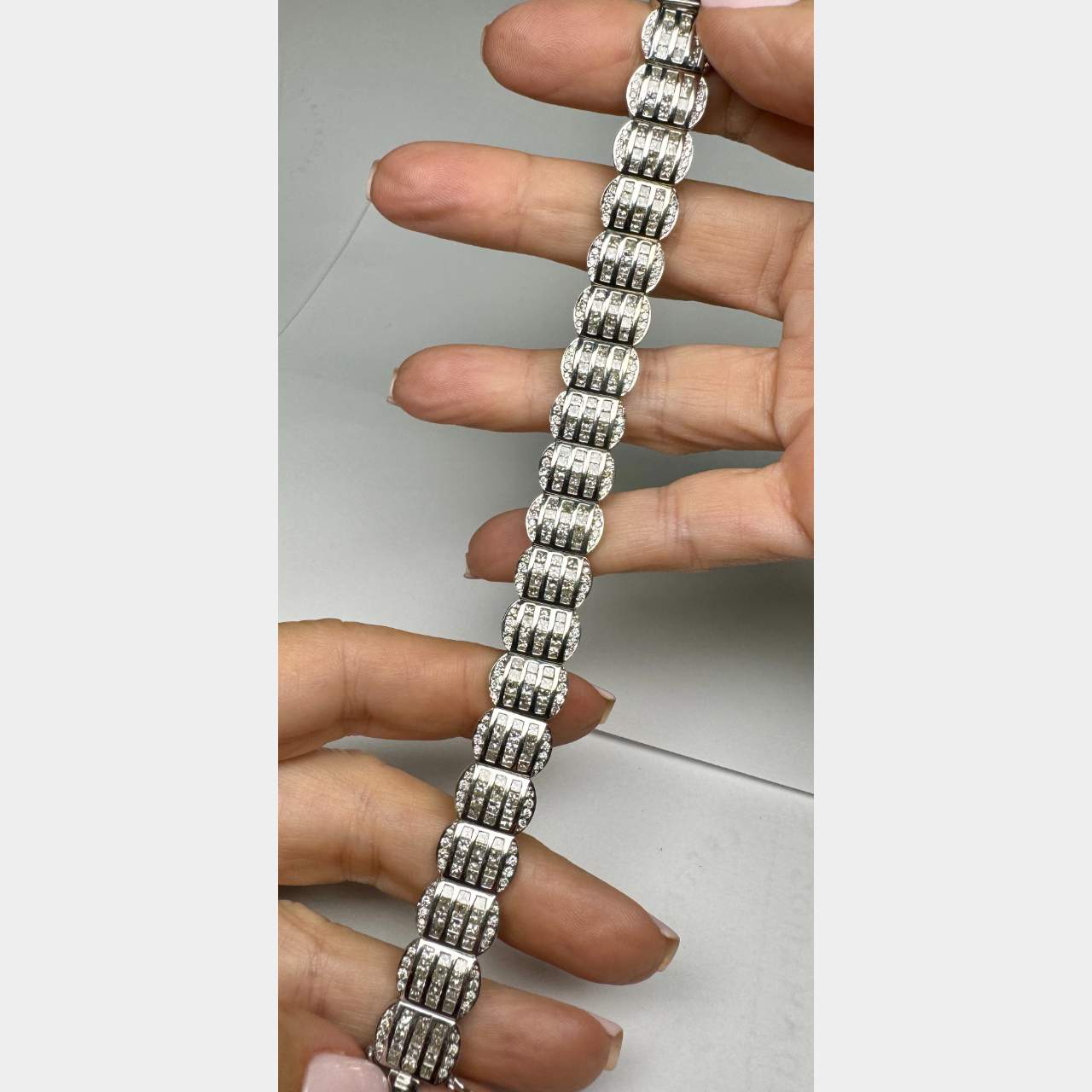 18K White Gold 13.50 Ct Diamond Bracelet
