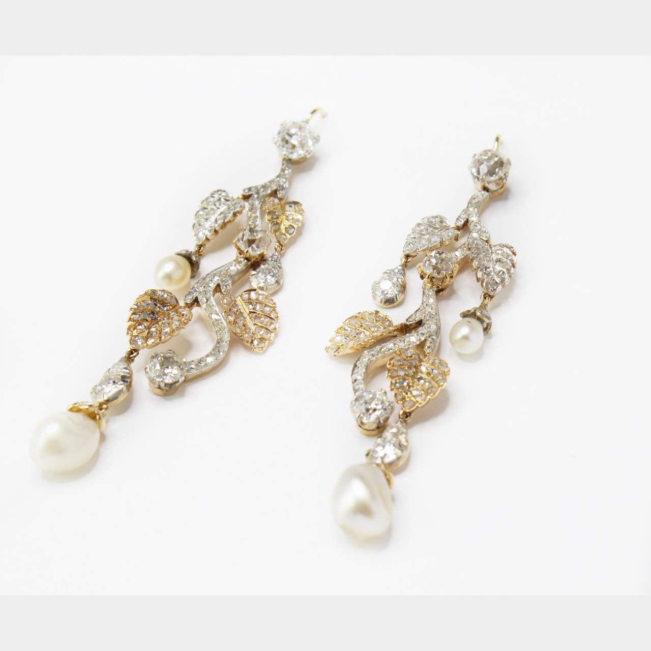 7.90 Ct Diamond & Pearl Chandelier Earrings