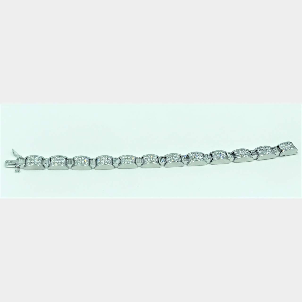 17.00 Ct Invisible Set Diamond Bracelet