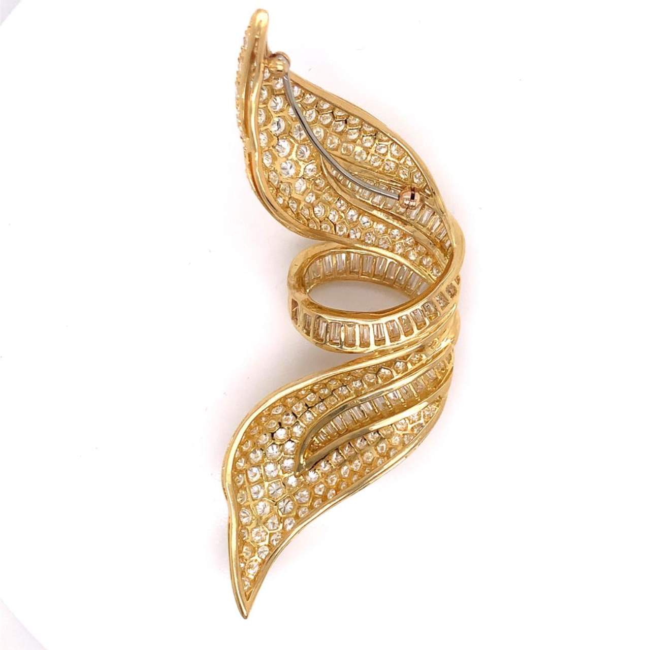 20.15 Ct Diamond Brooch