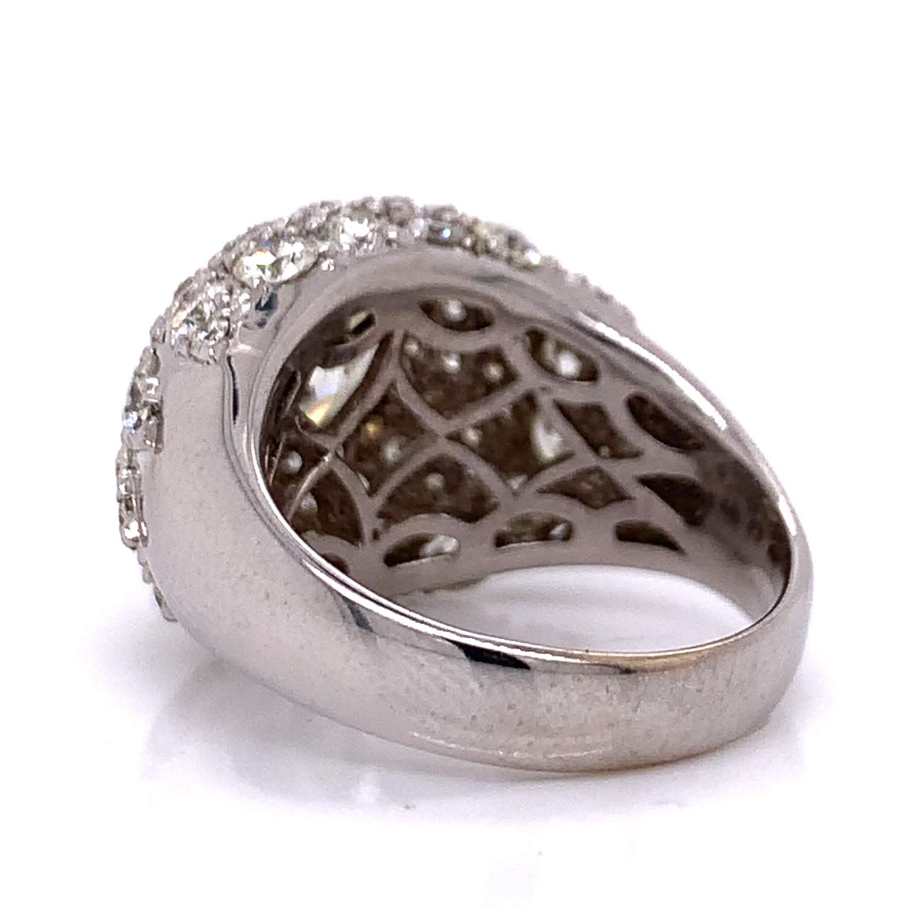 18K White Gold Diamond Ring