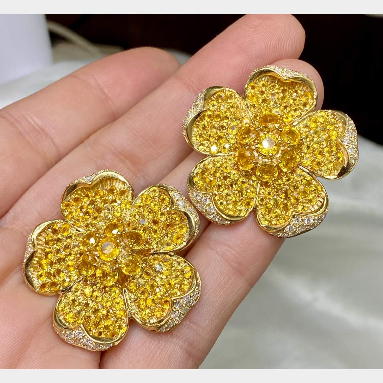 18K Yellow Gold Yellow Sapphire Earrings