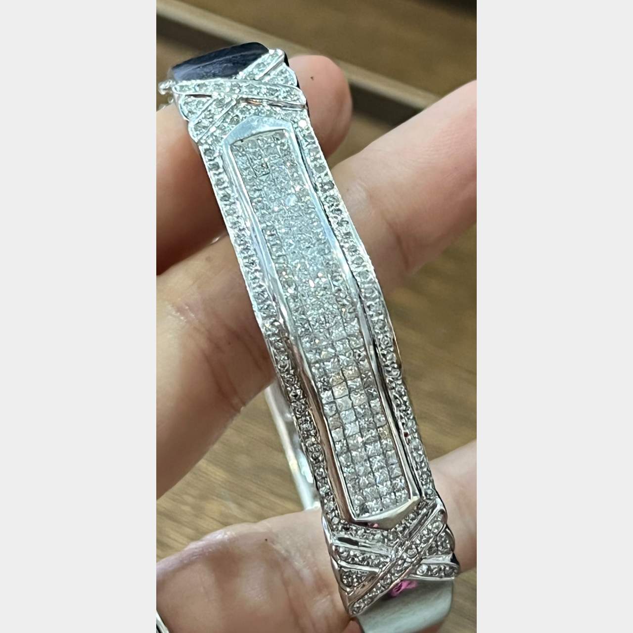 14K White Gold 8.00 Ct. Diamond Bangle
