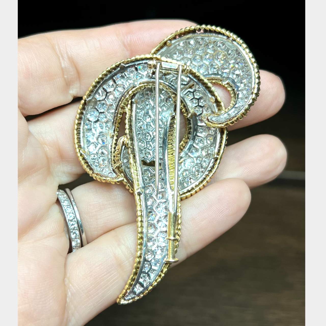 23.00 Ct Diamond Brooch