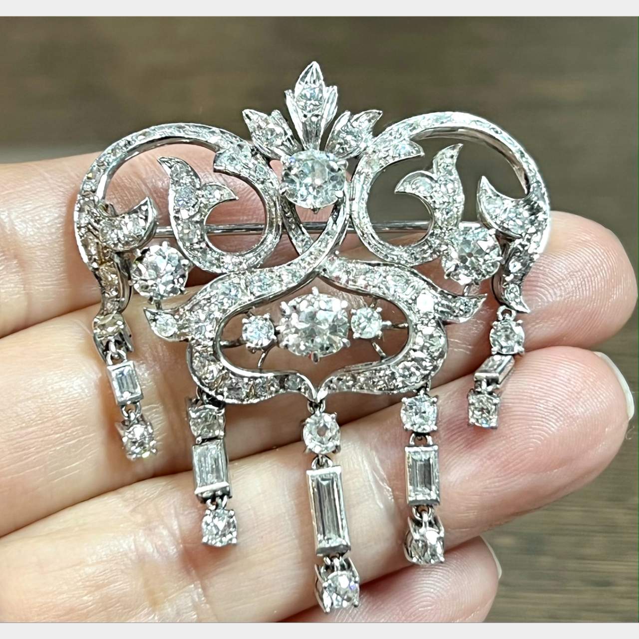 9.70 Ct Art Deco Diamond Brooch