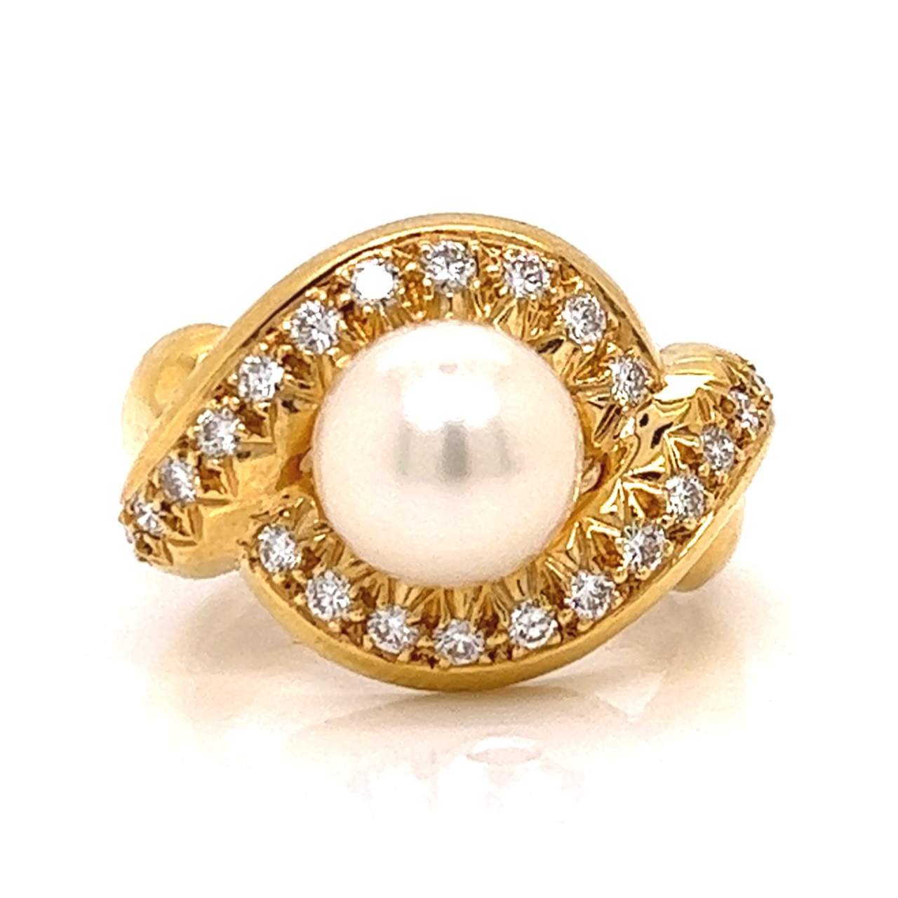 18K Yellow Gold Pearl & Diamond Ring