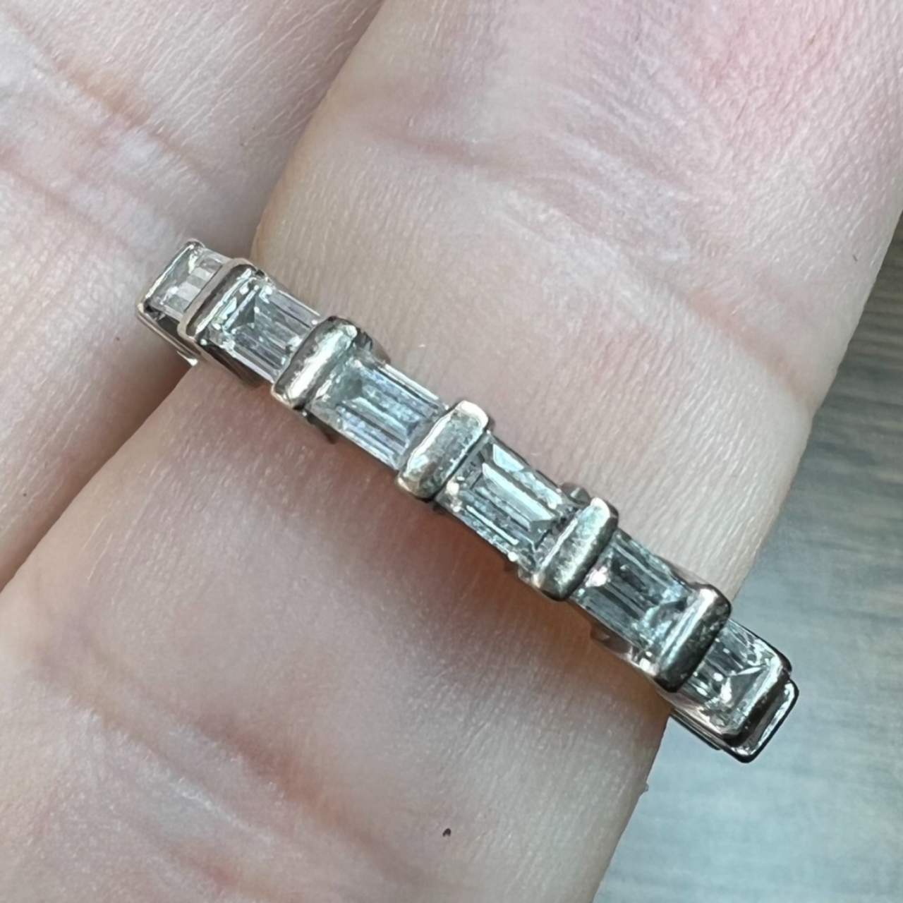18K White Gold Diamond Band