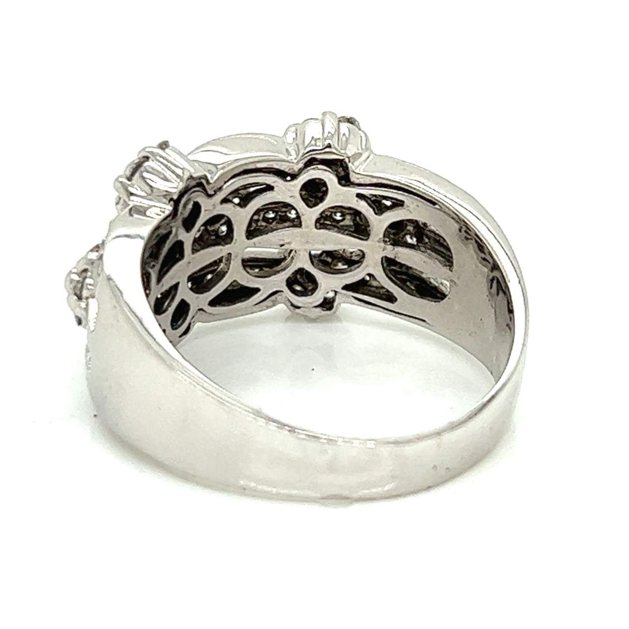 14K White Gold Diamond Ring