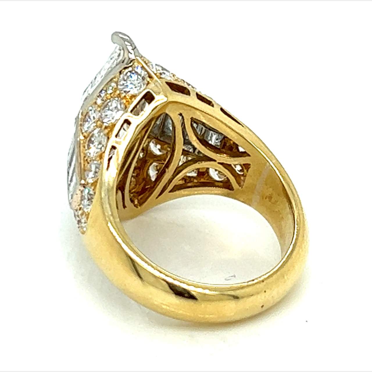 18K Yellow Gold EGL Certified 3.57 Ct. Diamond Ring