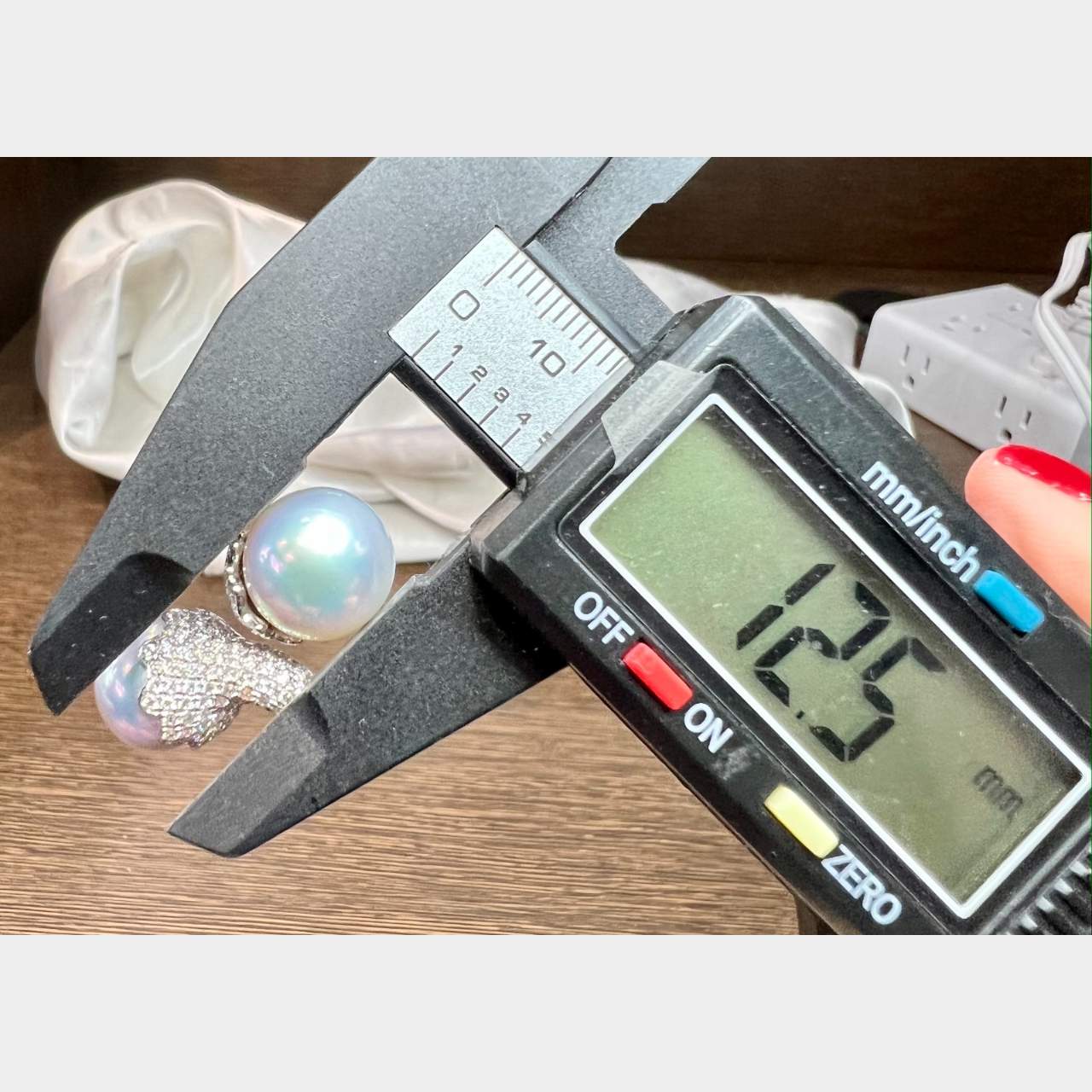 18K White Gold South Sea Pearl & Diamond Ring
