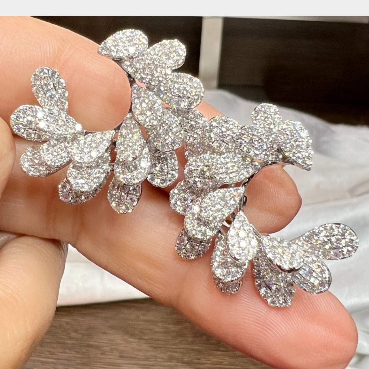 18K White Gold Diamond Earrings