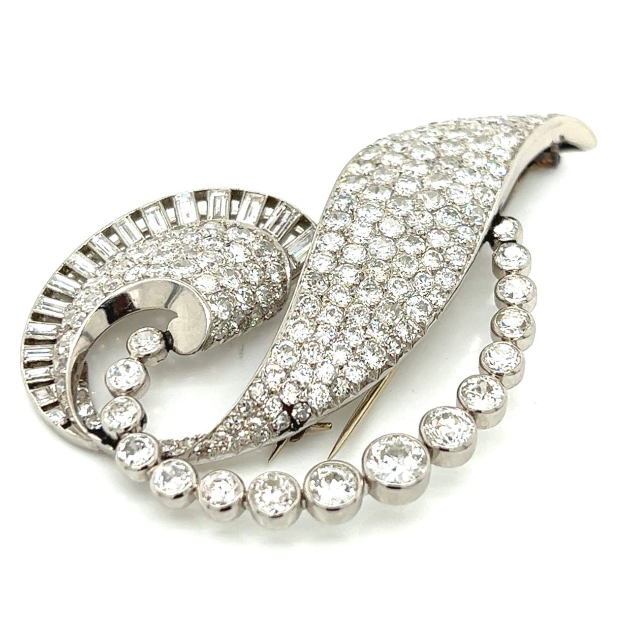 17.50 Ct Diamond Art Deco Brooch