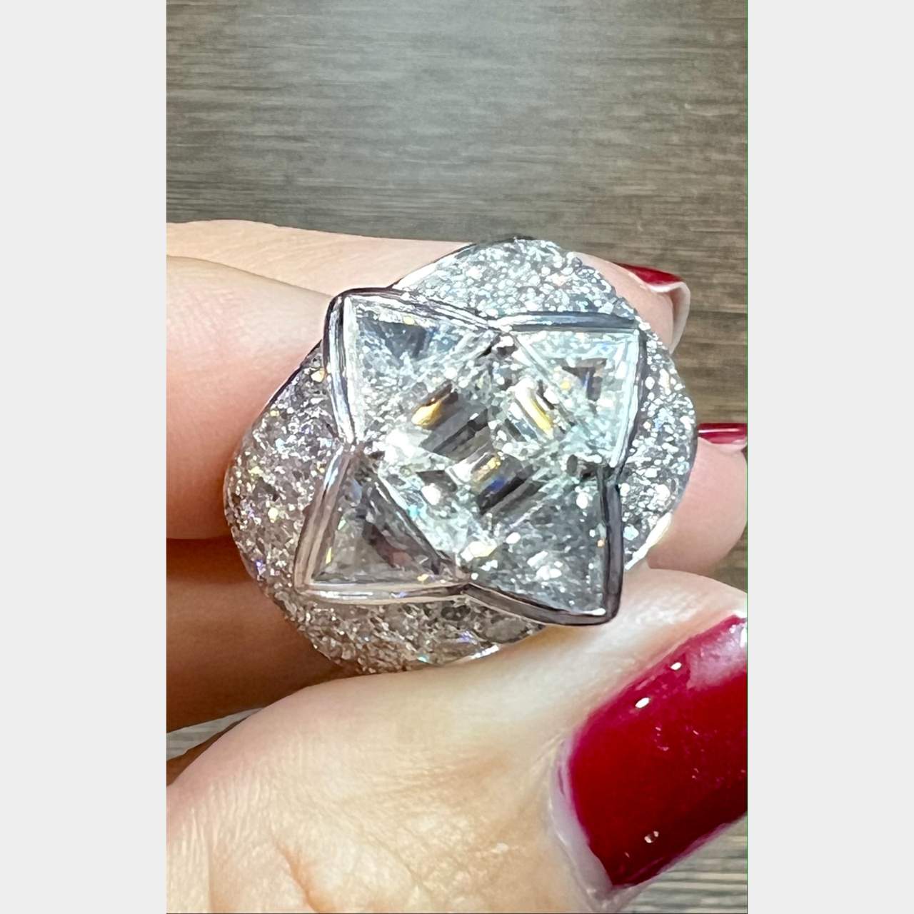 18K White Gold Diamond Cocktail Ring - Image 4