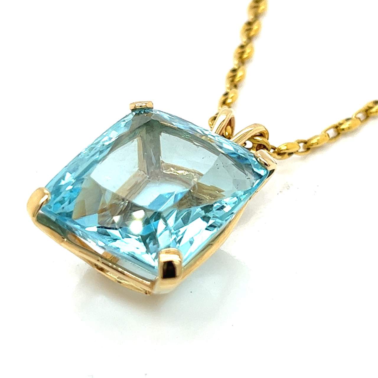 18K Yellow Gold 47.00 Ct. Aquamarine Necklace