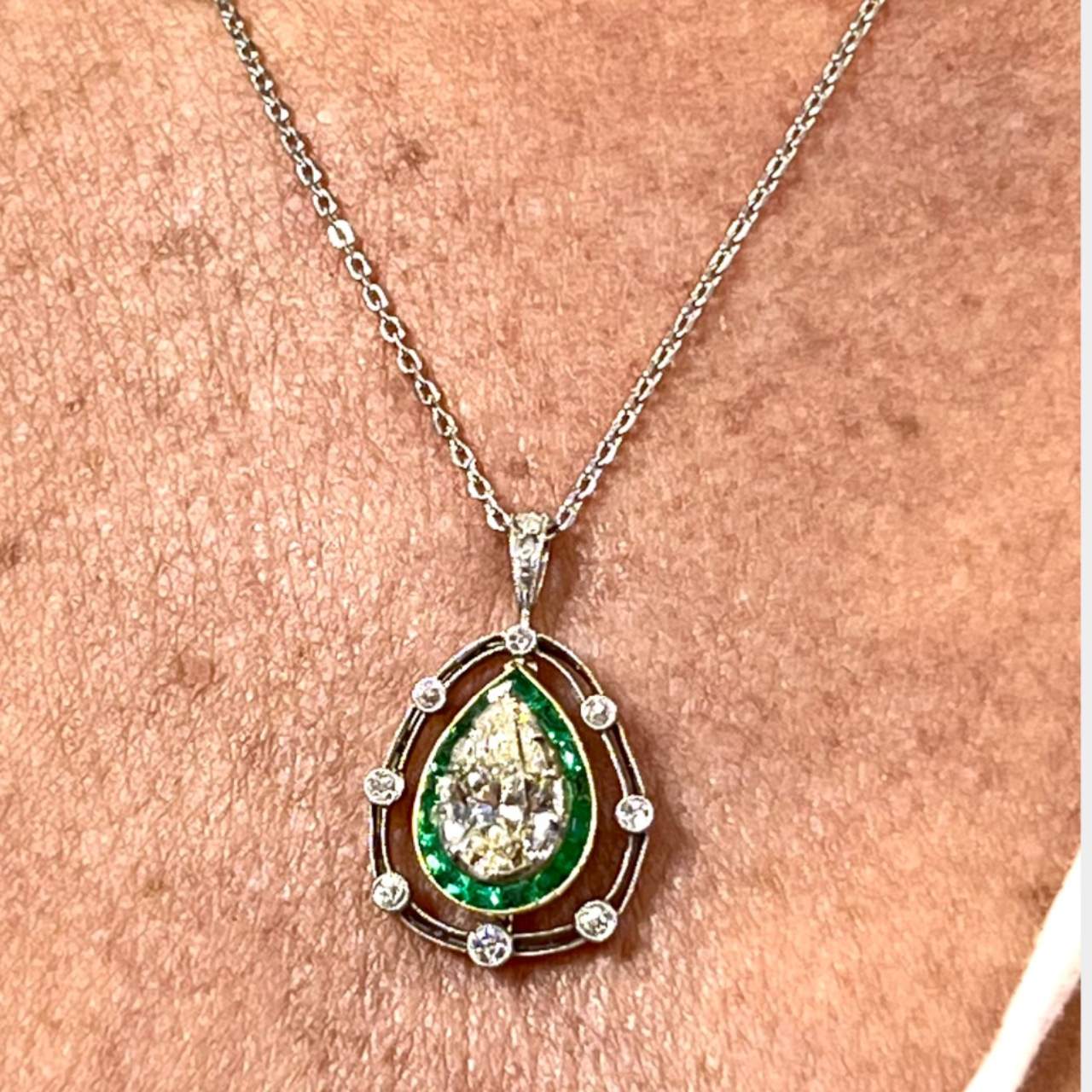 2.25 Ct Pear Shape Diamond Pendant 2.25 Ct Pear Shape Diamond Pendant