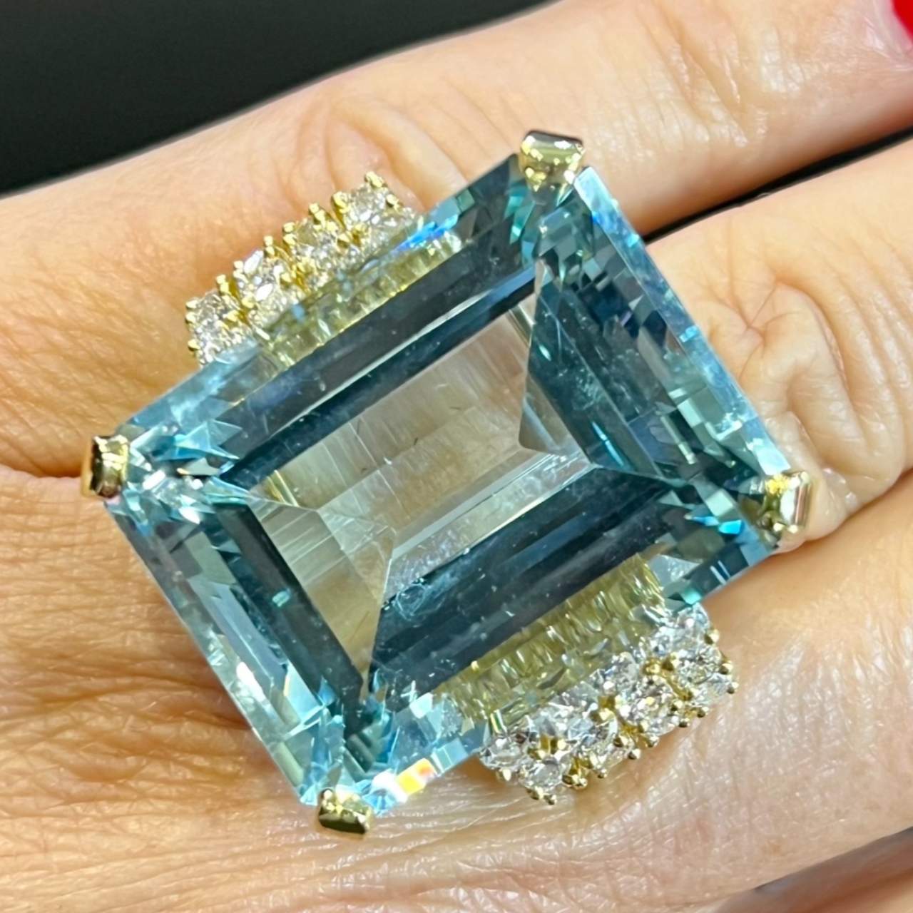 18K Yellow Gold 77.00 Ct. Aquamarine & Diamond Cocktail Ring