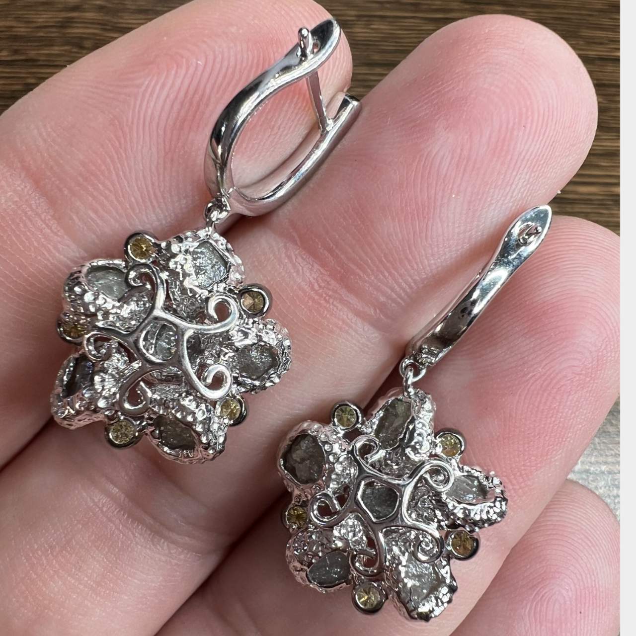 18K White Gold Rough Diamond Earrings