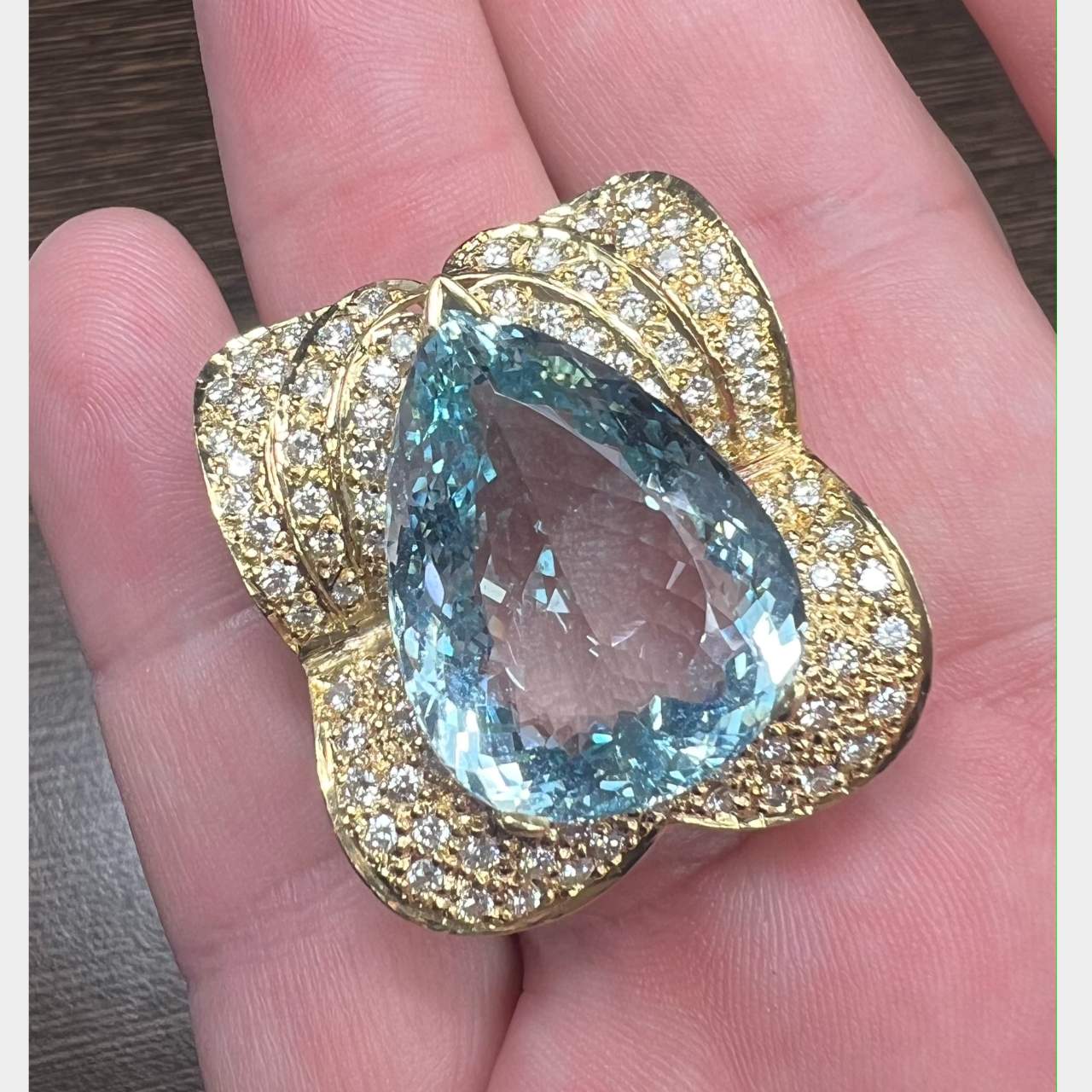 18K Yellow Gold 30.00 Ct. Aquamarine & Diamond Ring