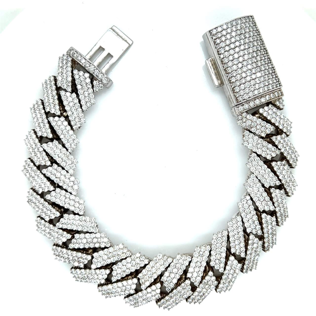 10K White Gold 26.00 Ct. Diamond Bracelet