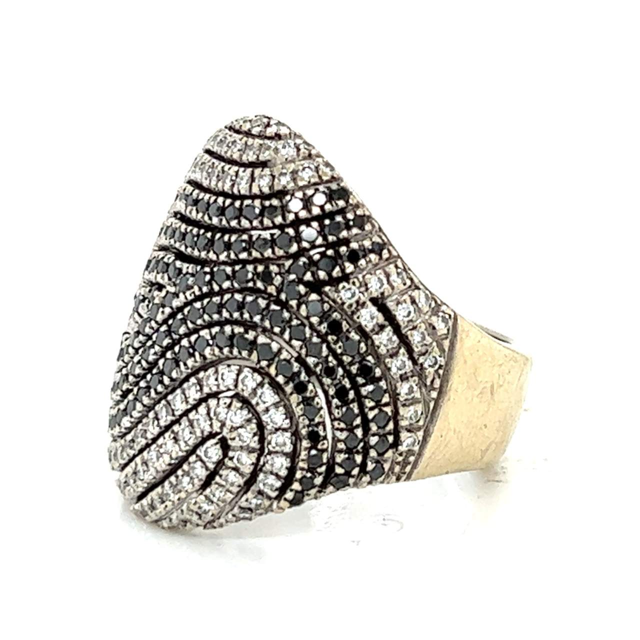 18K White Gold Black & White Diamond Ring