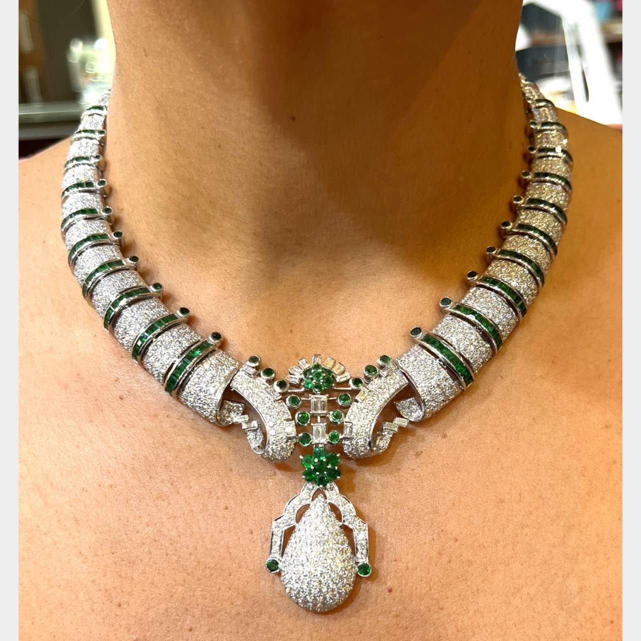 18K White Gold Emerald & Diamond Necklace