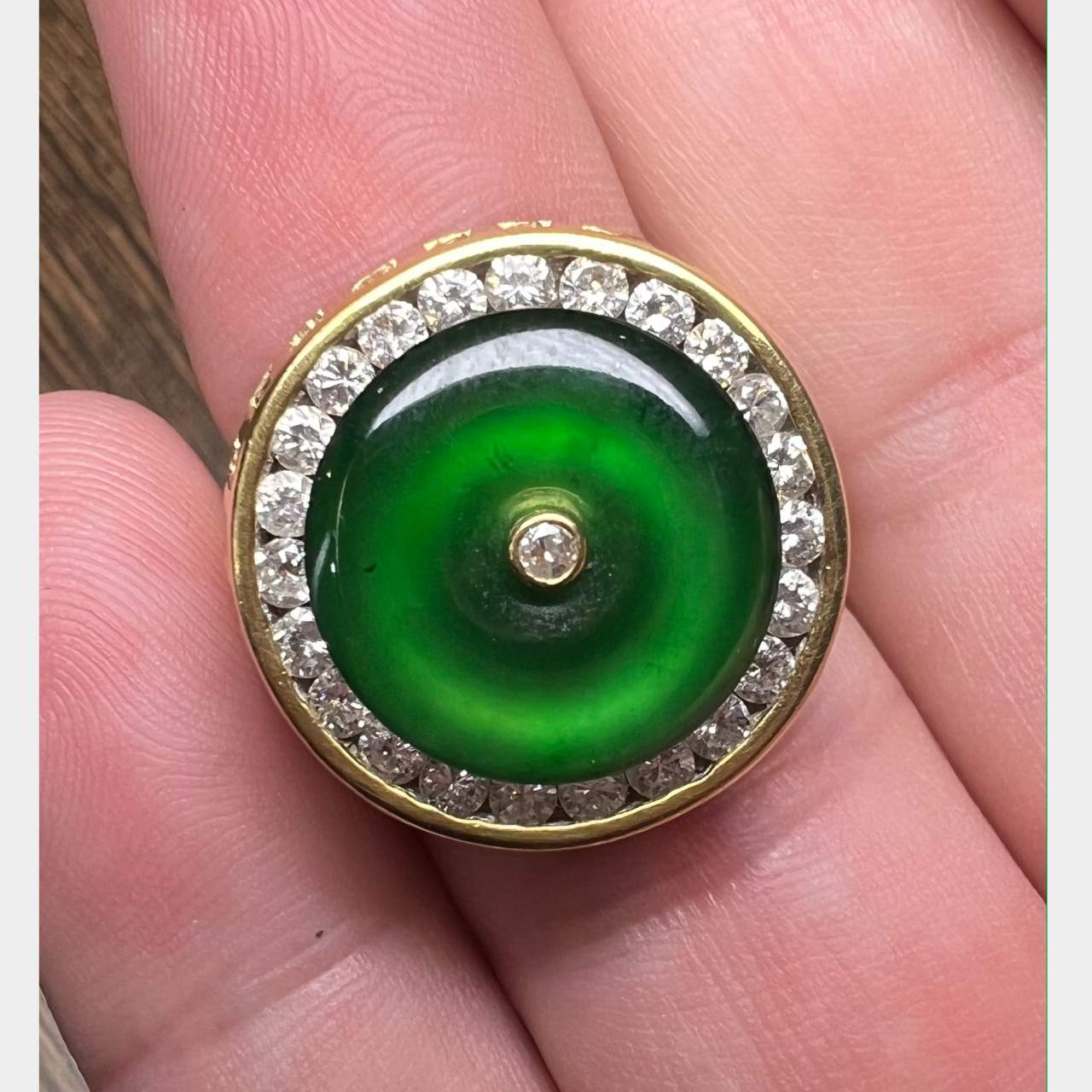 18K Yellow Gold Certified Jade & Diamond Ring