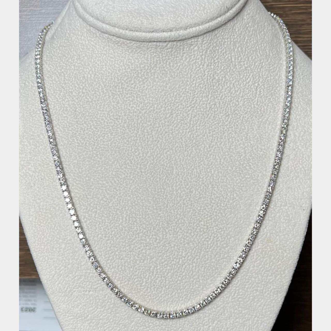 14K White Gold 13.50 Ct. Diamond Tennis Necklace