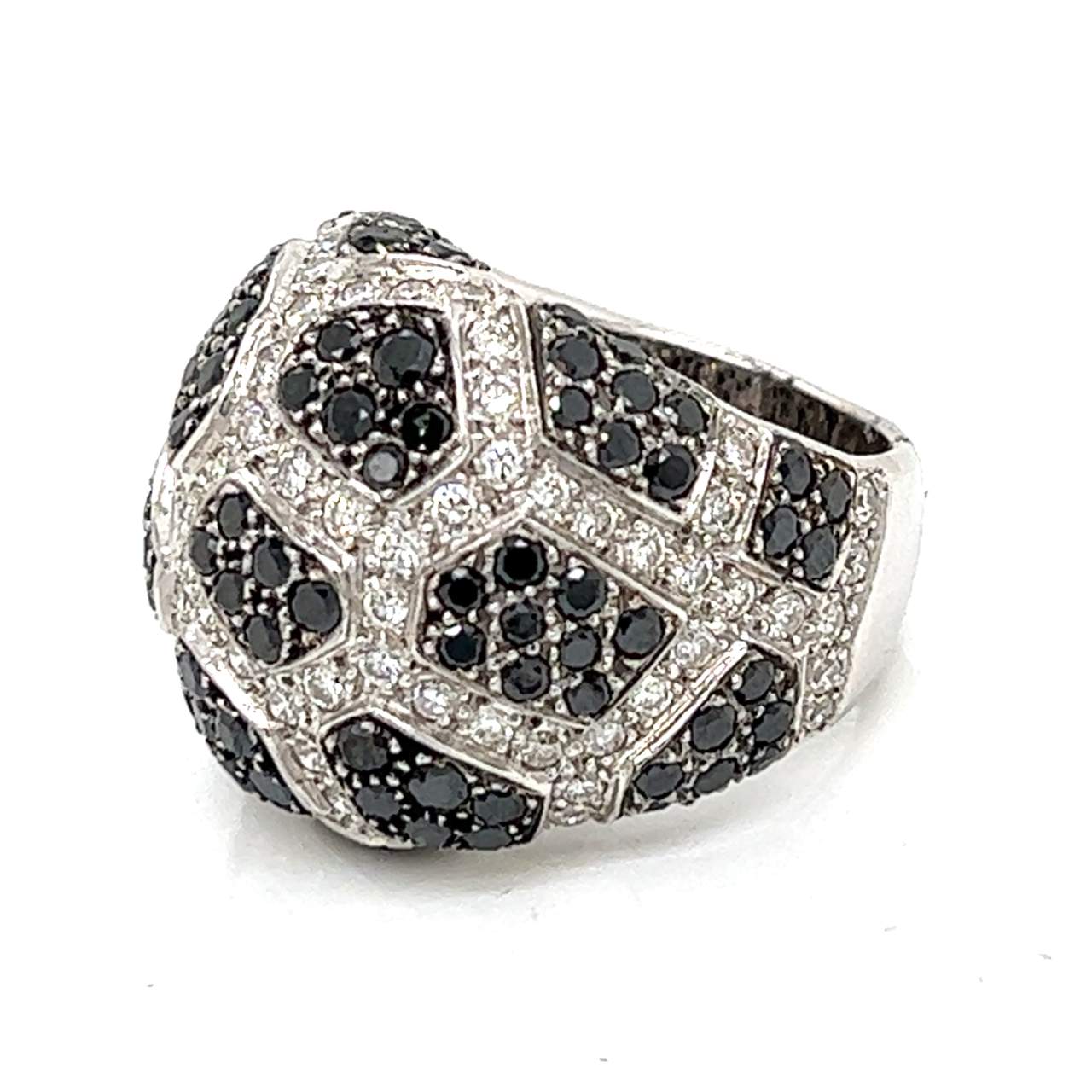 18K White Gold Black & White Diamond Ring