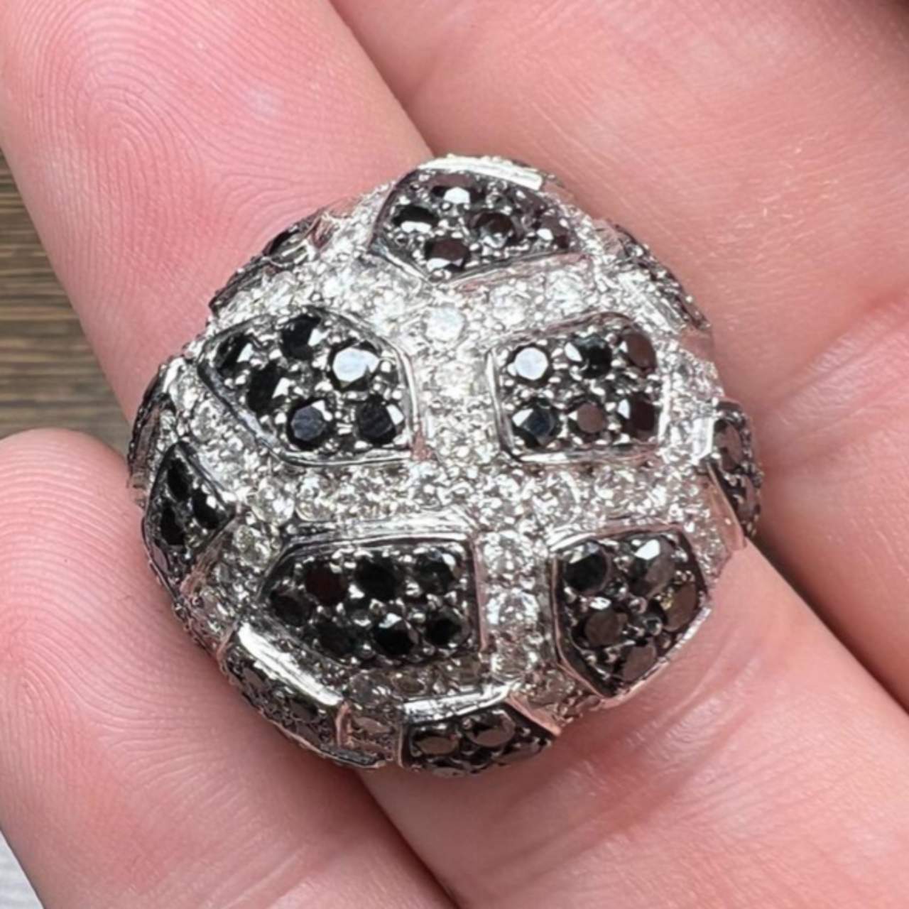 18K White Gold Black & White Diamond Ring