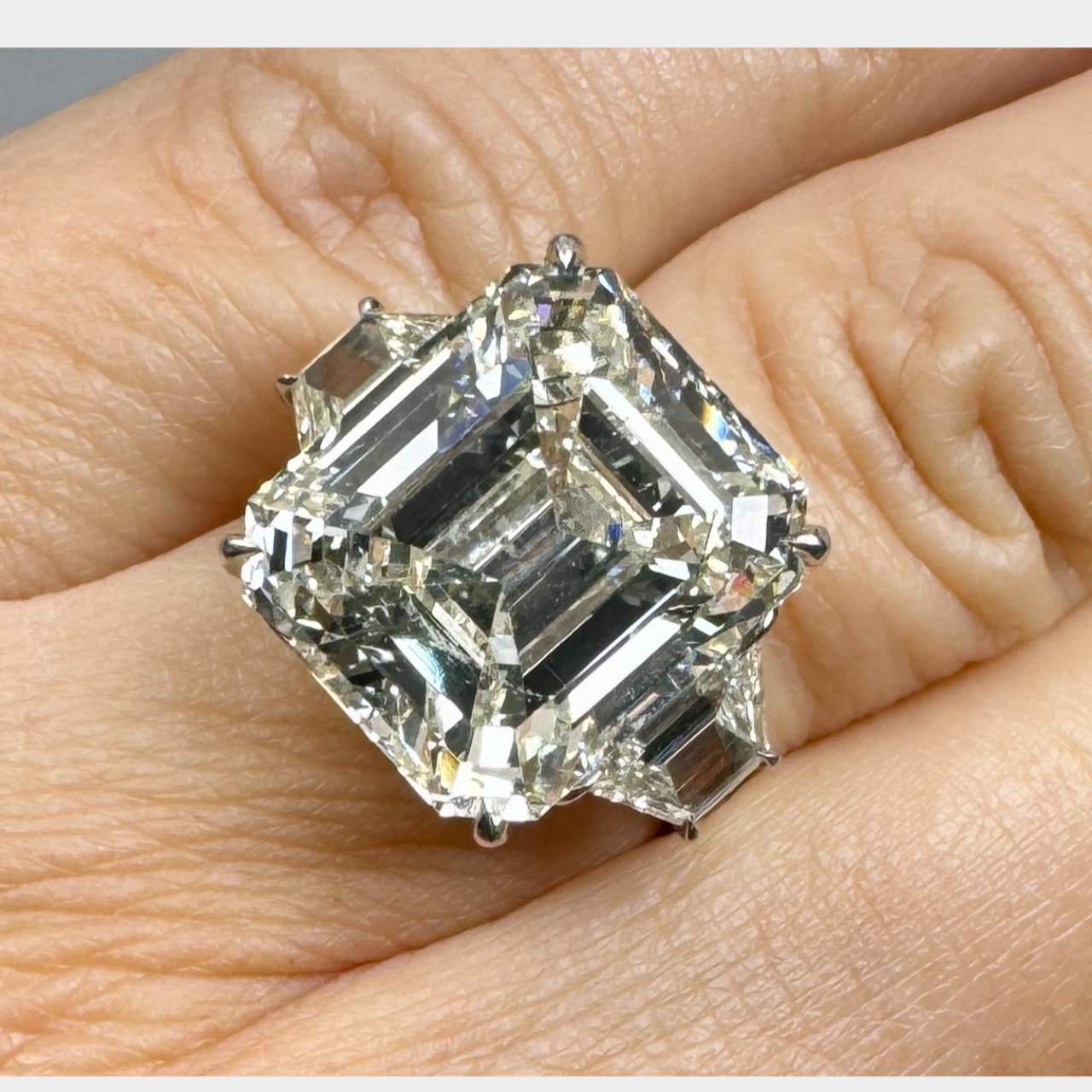 15.22 Ct. Platinum Diamond Ring