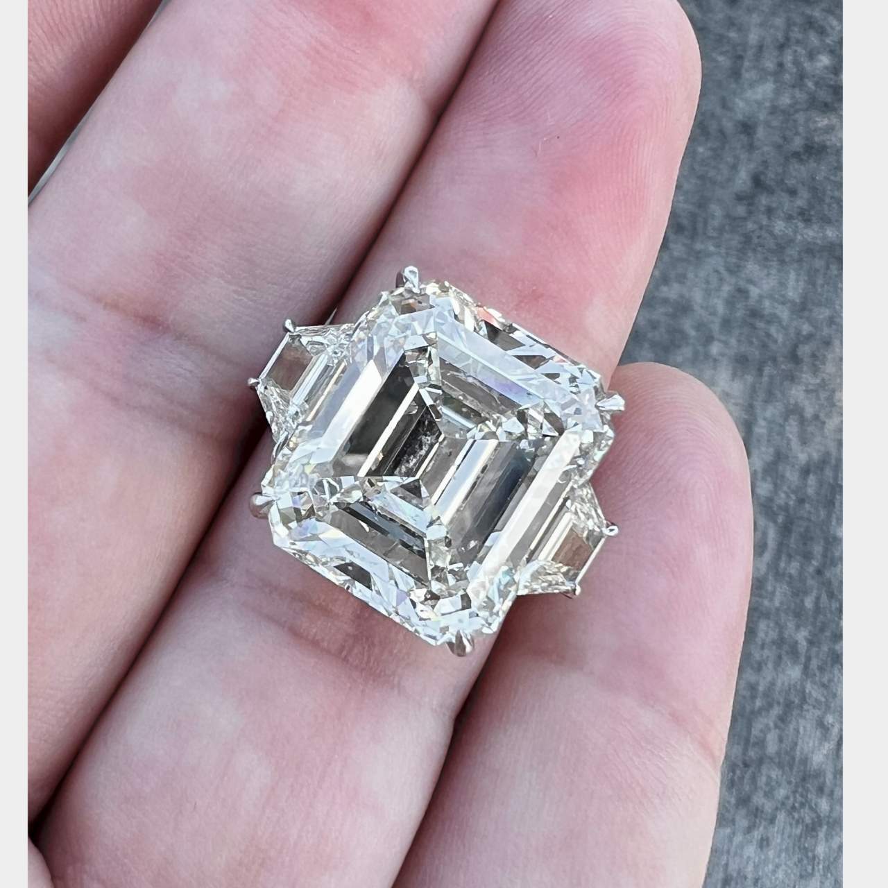 15.22 Ct. Platinum Diamond Ring