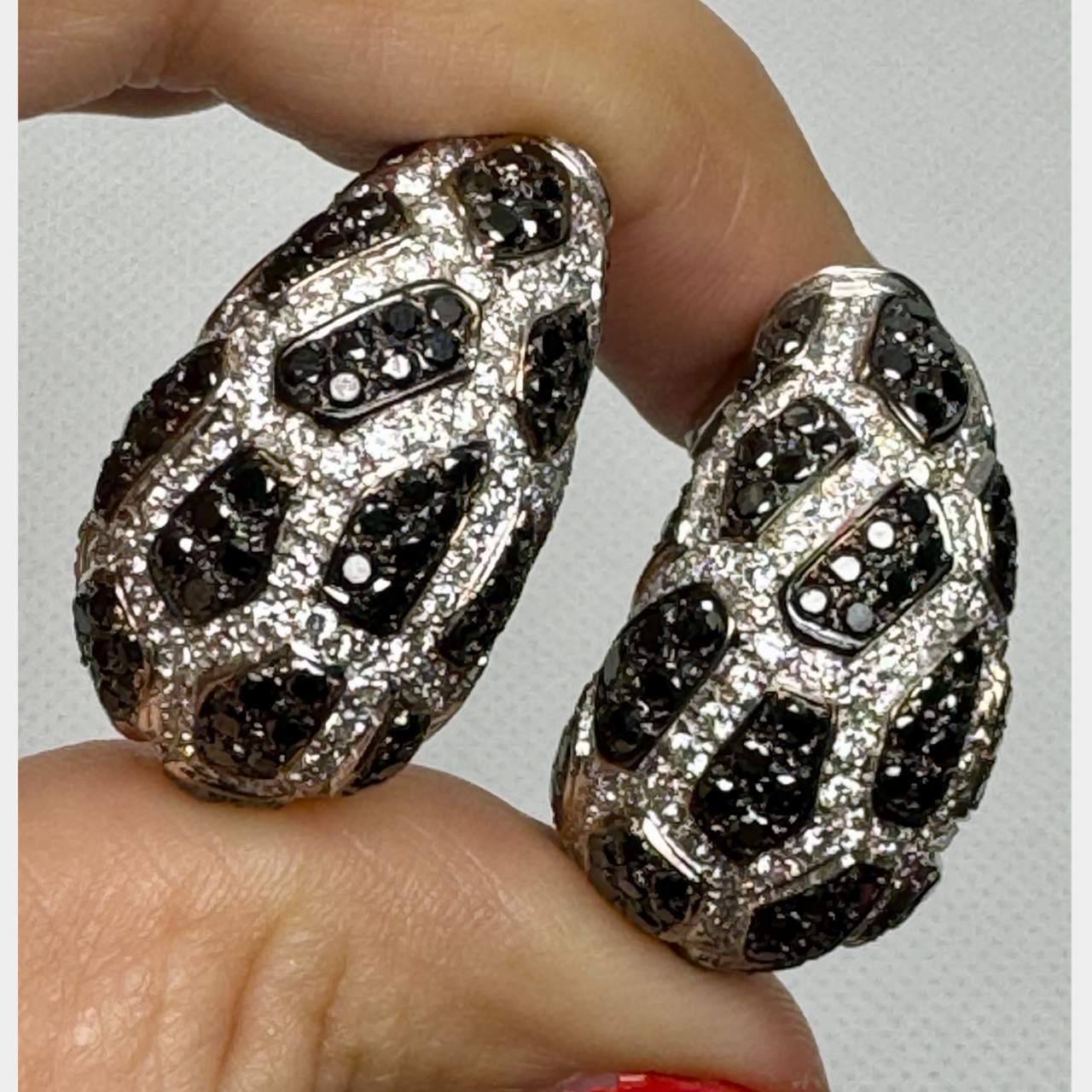 18K White Gold Black & White Diamond Earrings