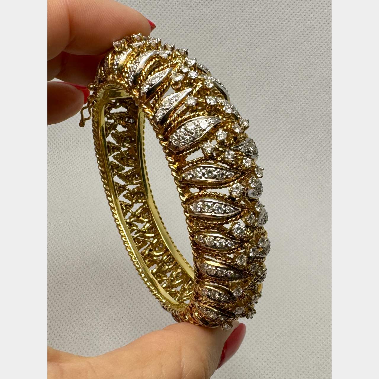 18K Yellow Gold 6.25 Ct. Diamond Bangle