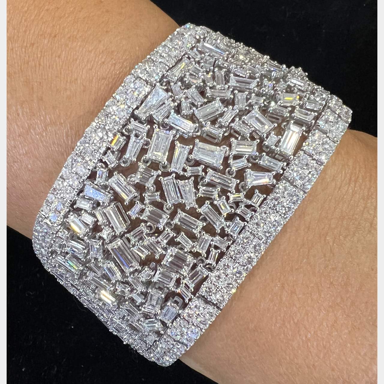 18K White Gold 43.00 Ct. Diamond Bracelet