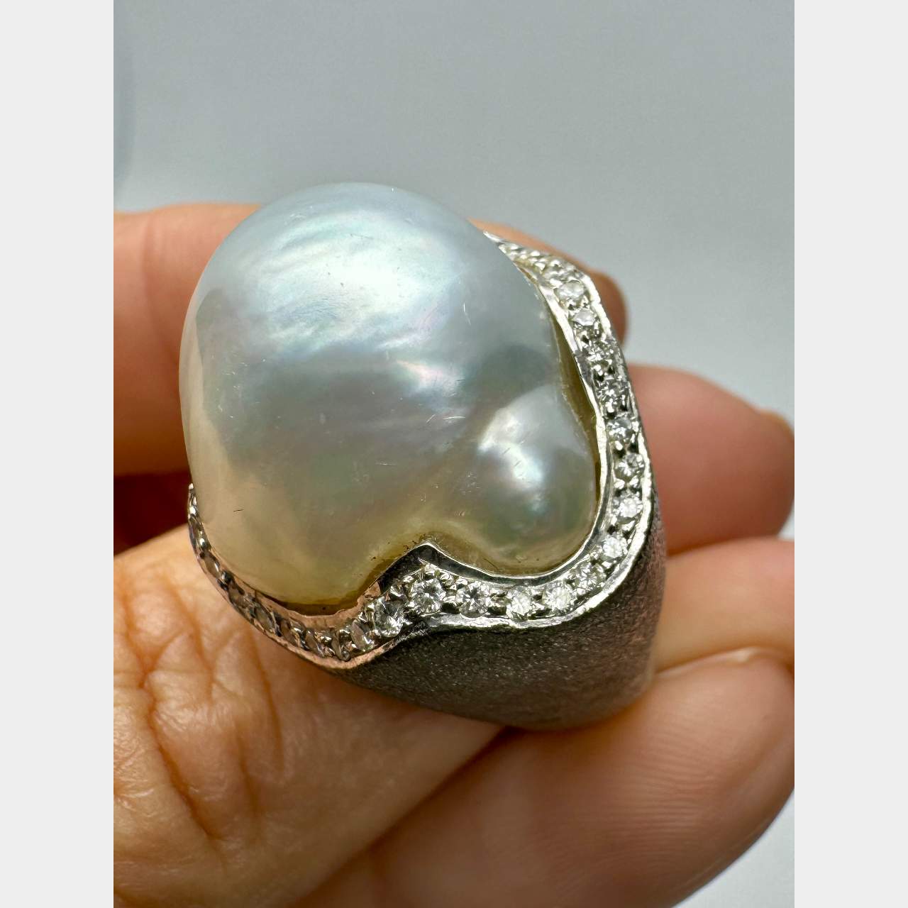 18K White Gold South Sea Pearl & Diamond Ring