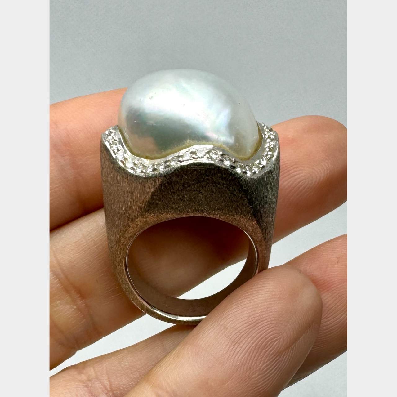 18K White Gold South Sea Pearl & Diamond Ring