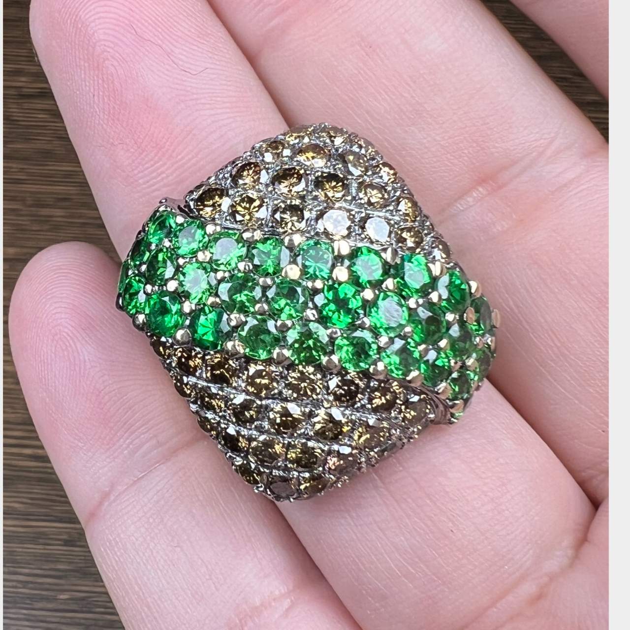 18K White Gold Garnet & Diamond Ring