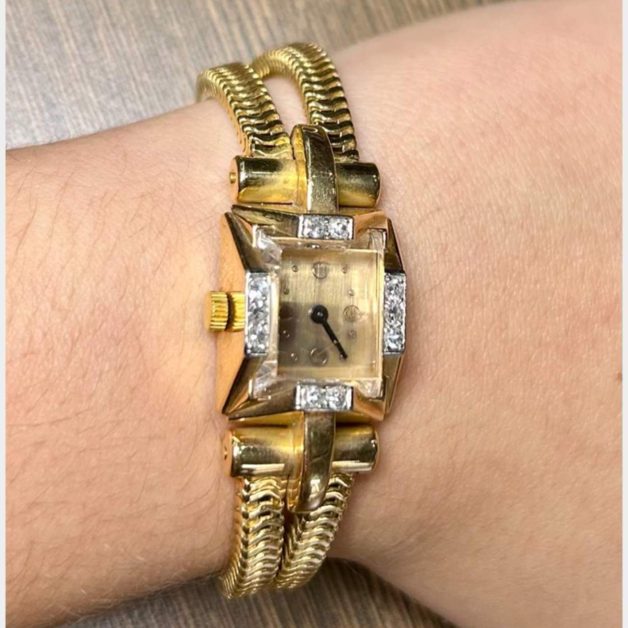UTI French 18K Yellow Gold Watch