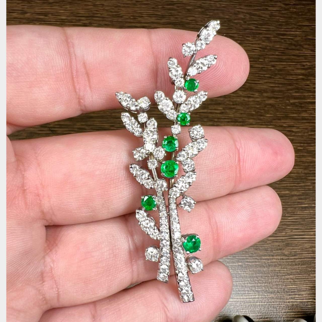 TIFFANY & CO. Art Deco Platinum Emerald & Diamond Brooch