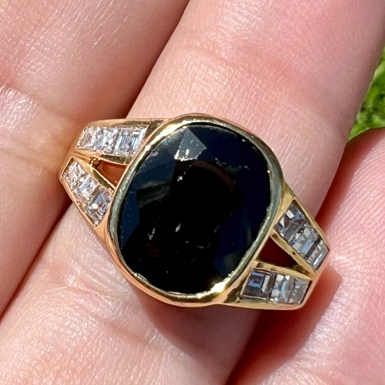 18K Yellow Gold Sapphire & Diamond Ring
