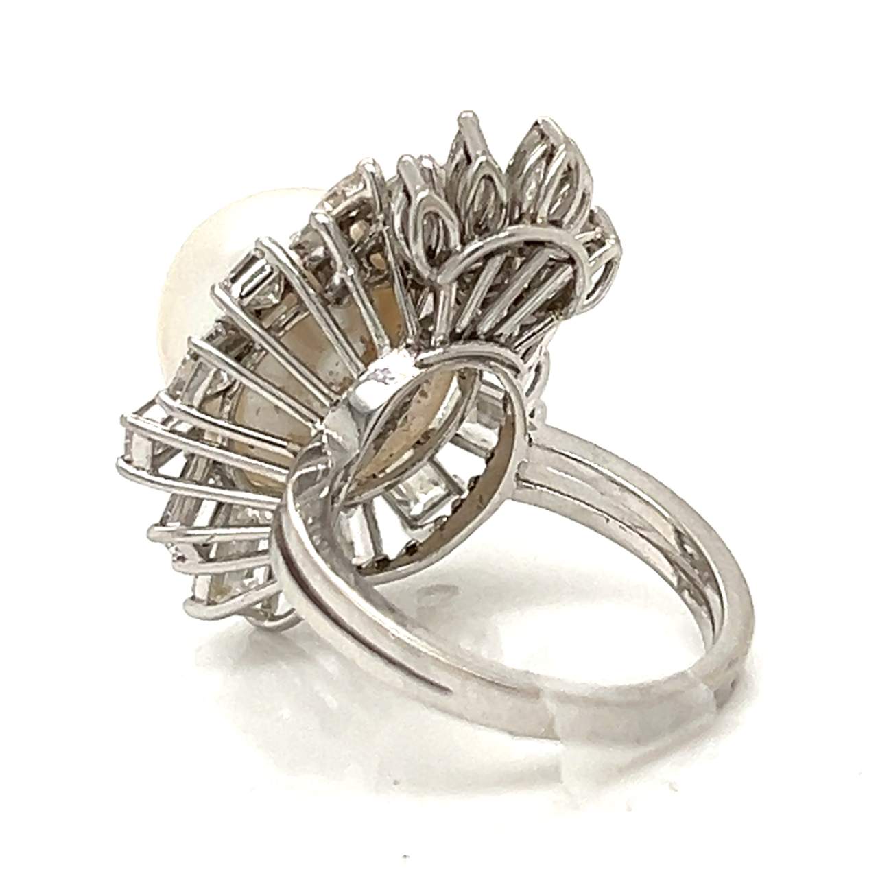 18K White Gold LFG Certified South Sea Pearl & Diamond Ring