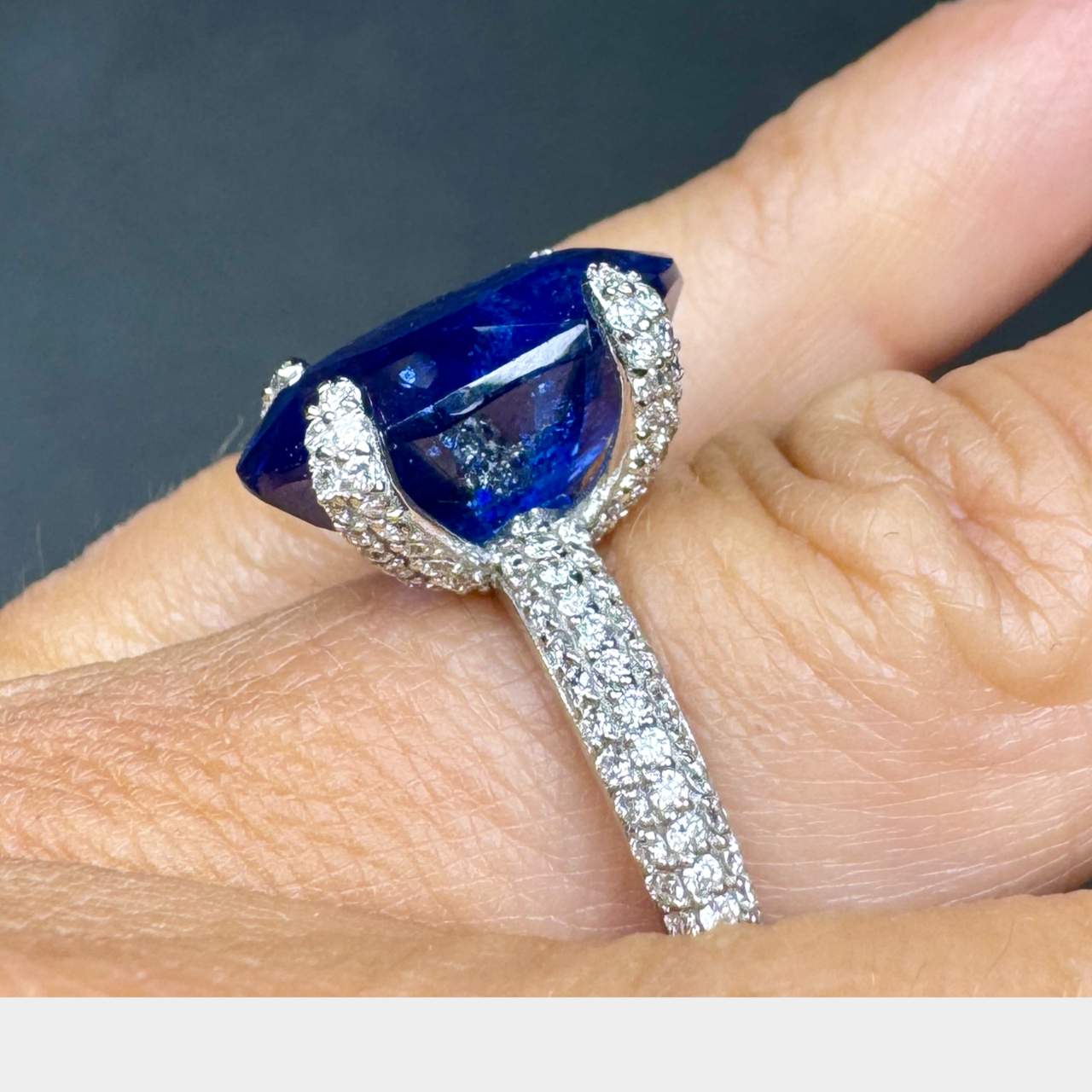 18K White Gold GIA Certified Ceylon Sapphire & Diamond Ring