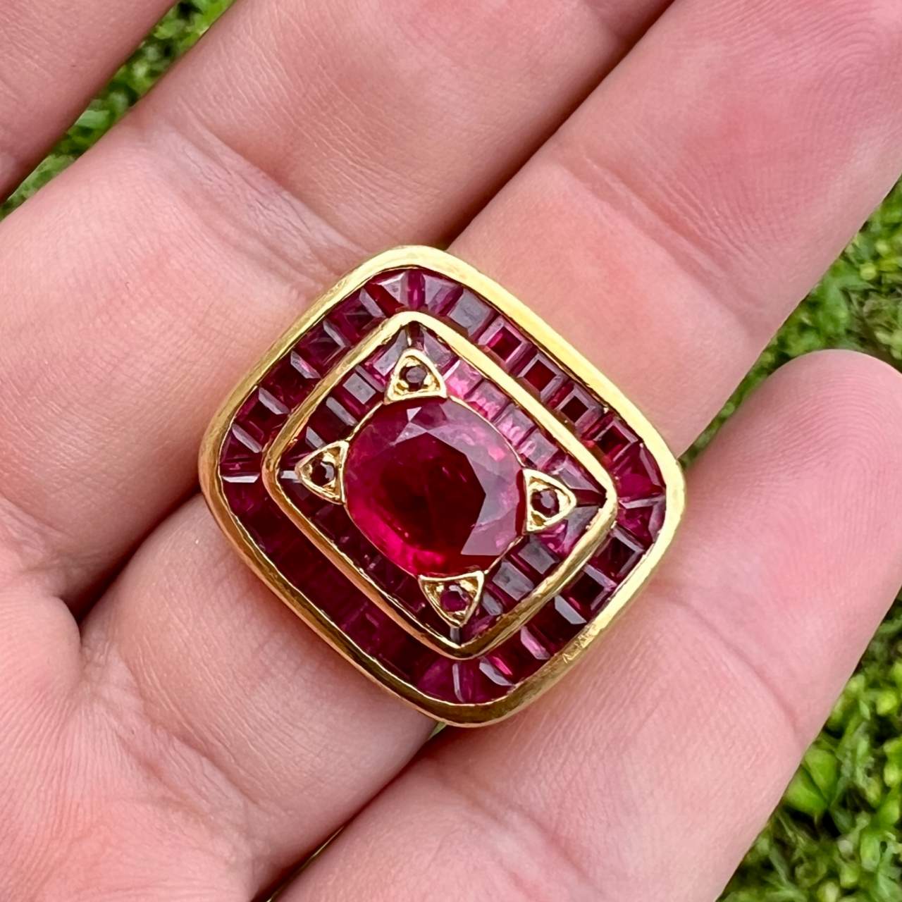 18K Yellow Gold GIA Certified Burma Ruby Ring