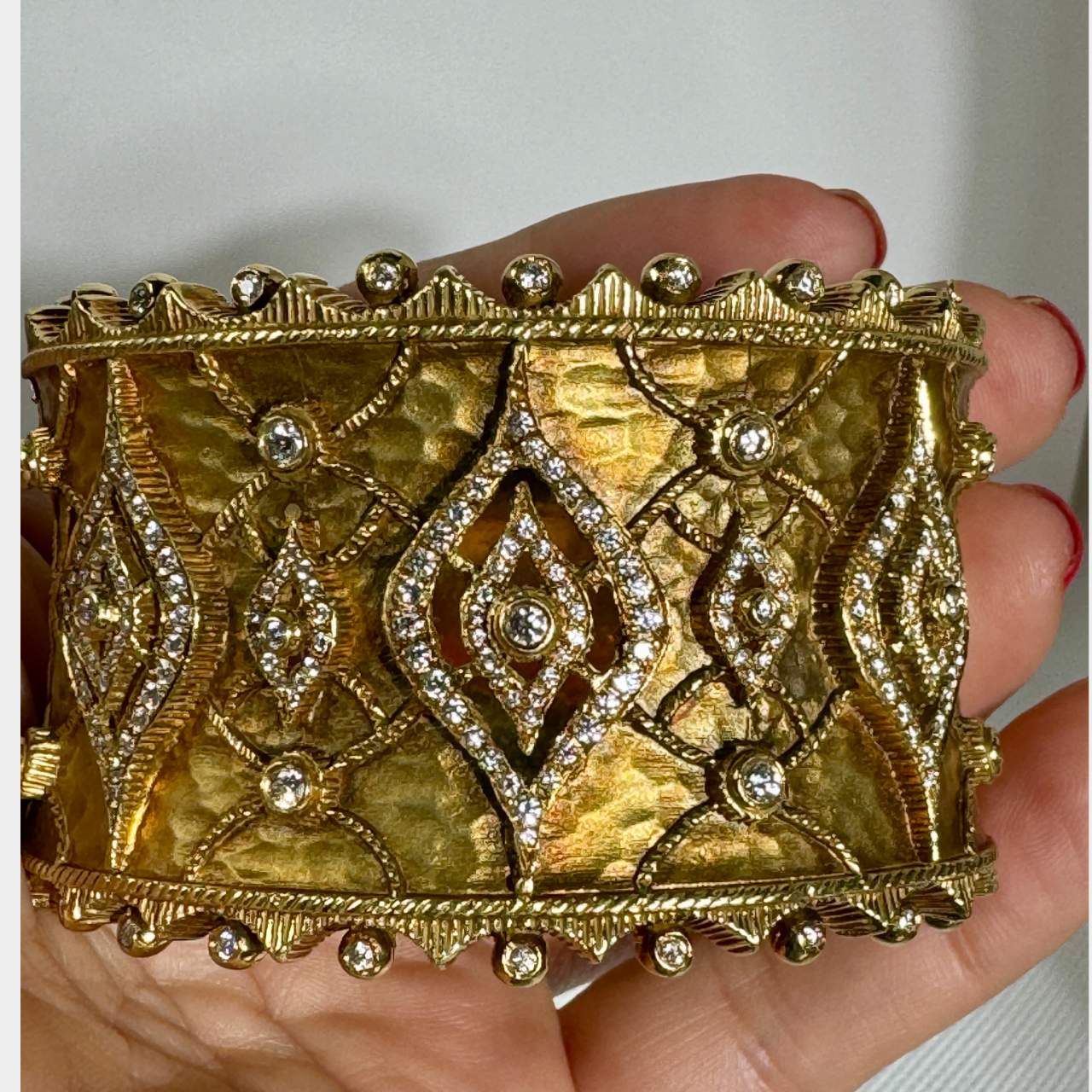 18K Yellow Gold Diamond Bracelet
