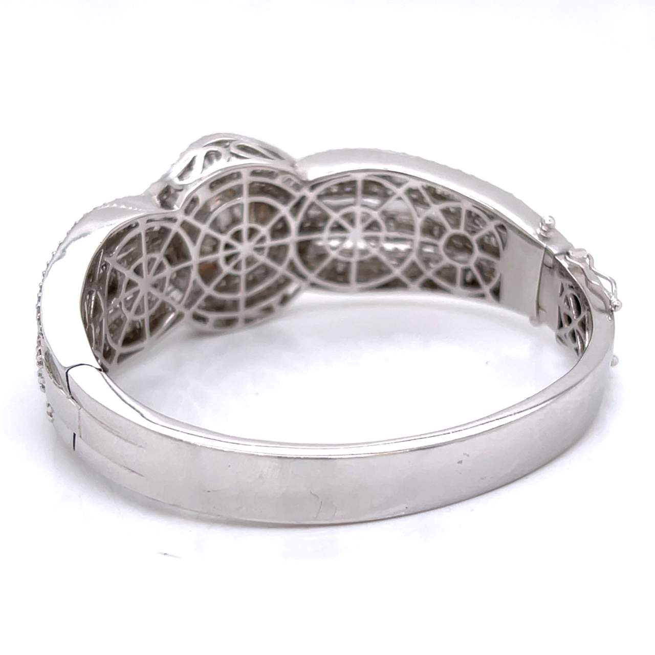 18K White Gold South Sea Pearl & Diamond Bangle