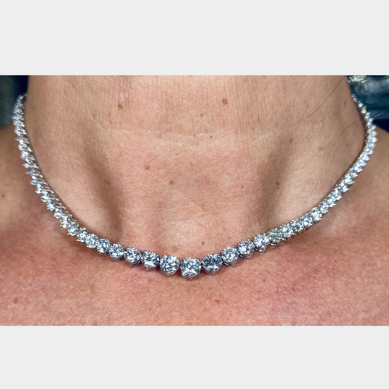 14K White Gold 13.40 Ct. Graduated Diamond Necklace