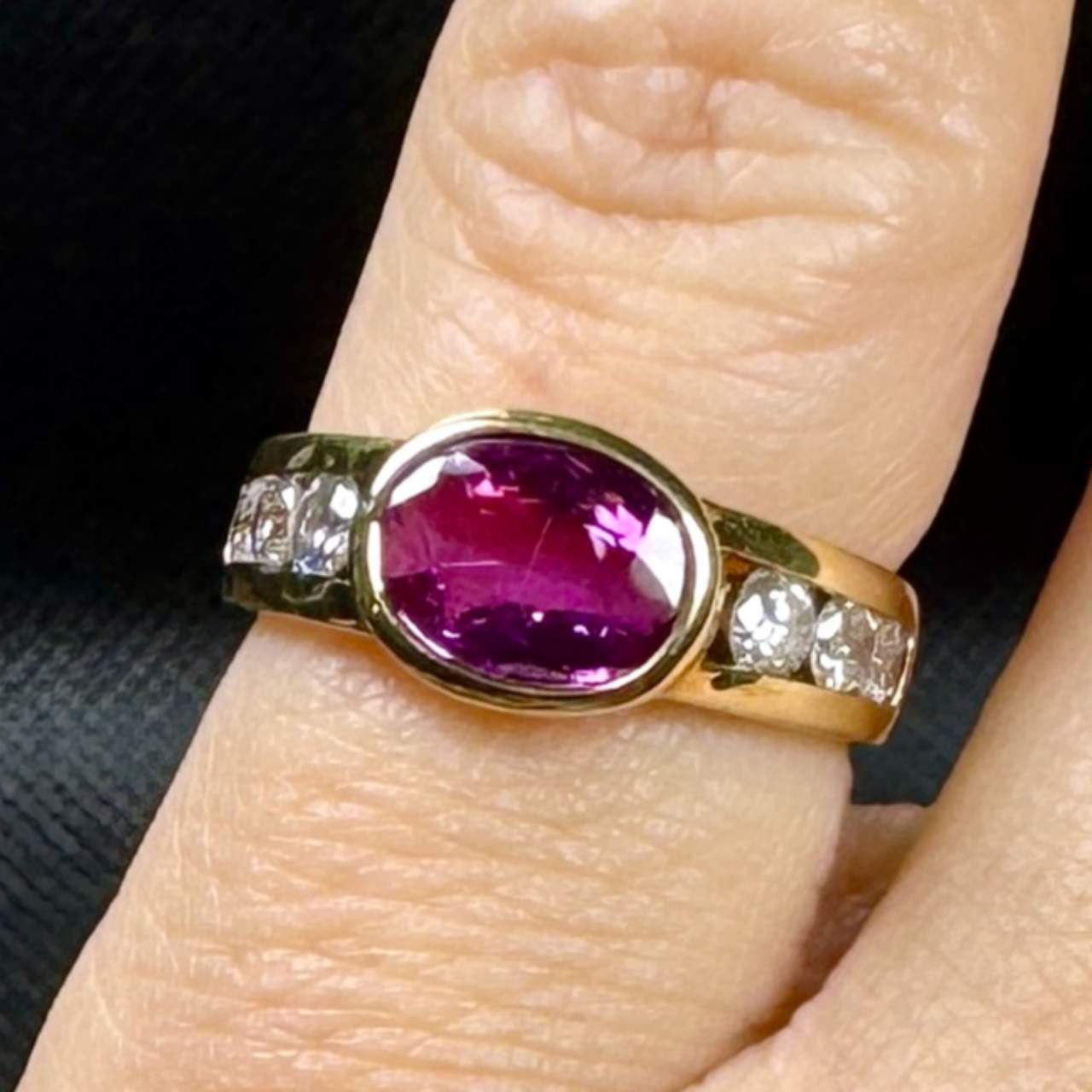 18K Yellow Gold Ruby & Diamond Ring